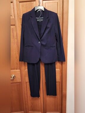 Liz Claiborne Classic Navy Blue Pants Suit - Size 8